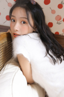 美女扒开粉嫩尿口的桶爽